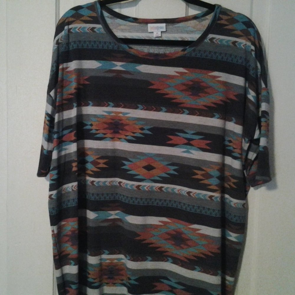 LuLaRoe Irma Tunic Size Medium ... NWOT!